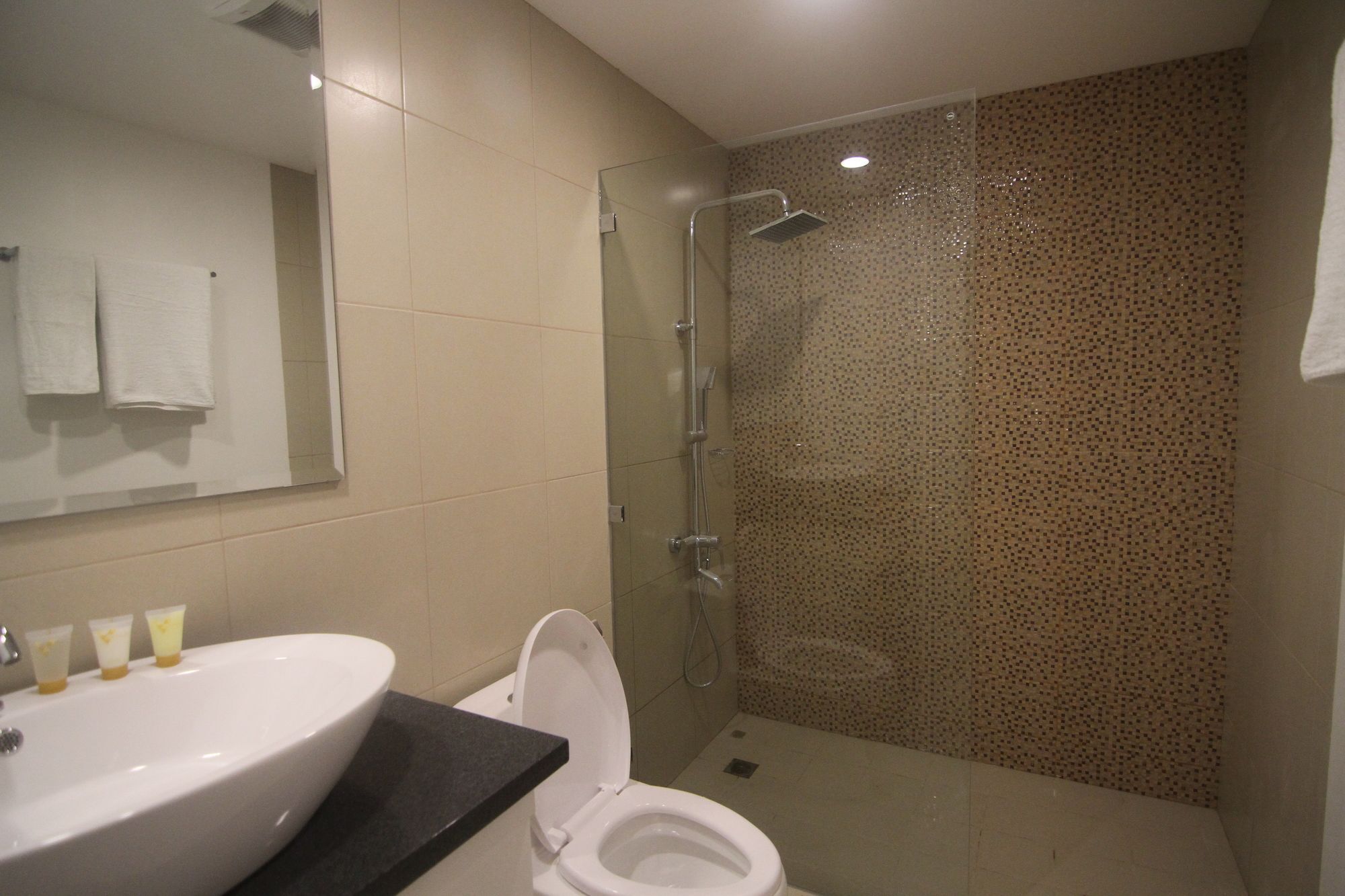 Reddoorz Plus @ Casino Street Makati Makati City Exterior photo
