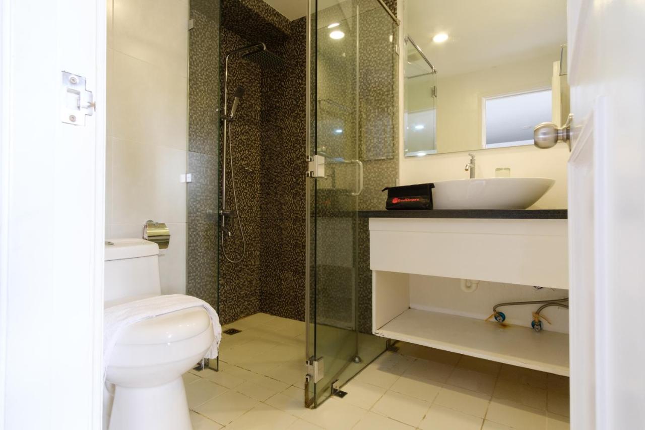 Reddoorz Plus @ Casino Street Makati Makati City Exterior photo